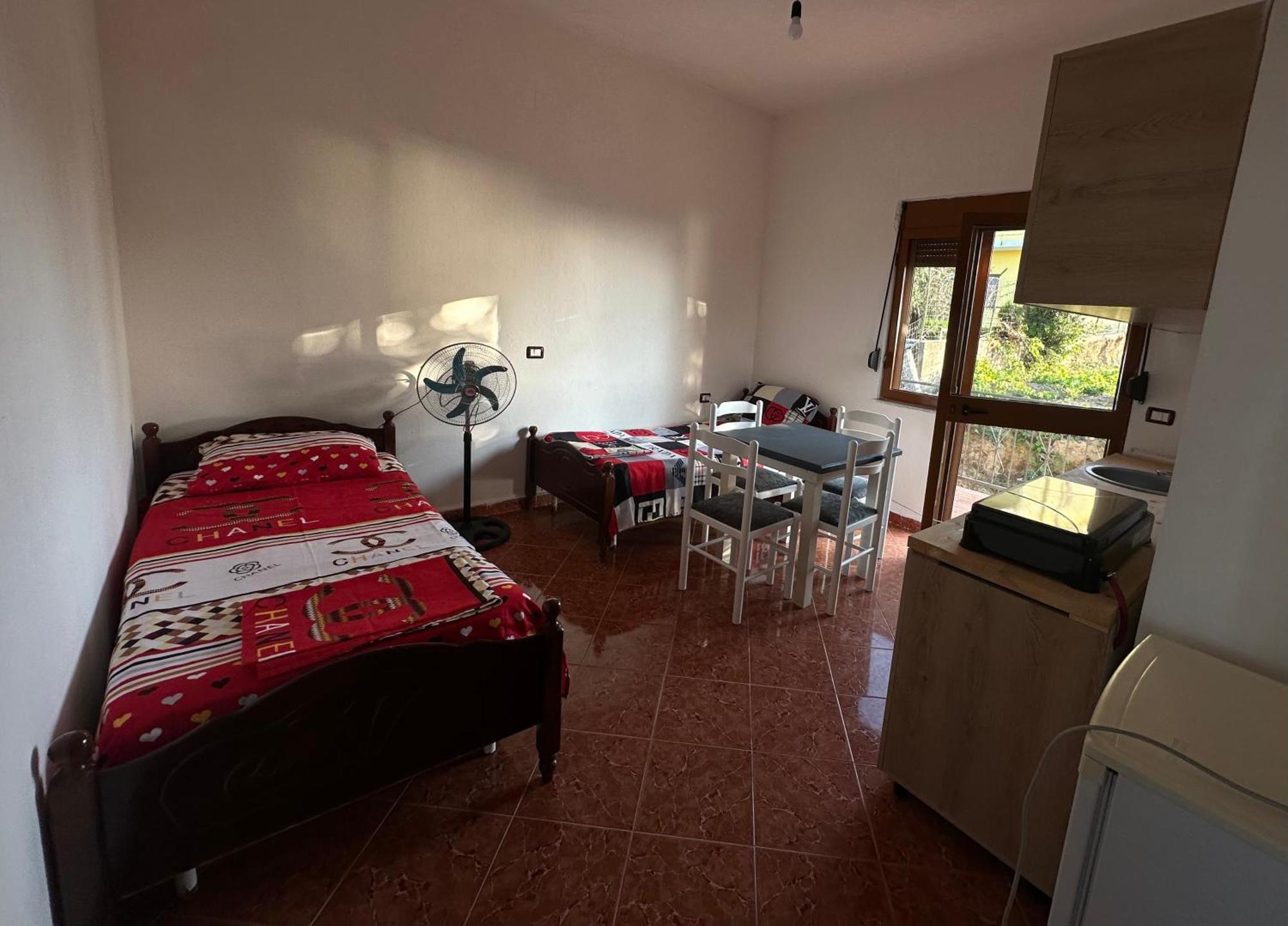 Apartment For Rent Vacation Krasniqi Karpen Extérieur photo